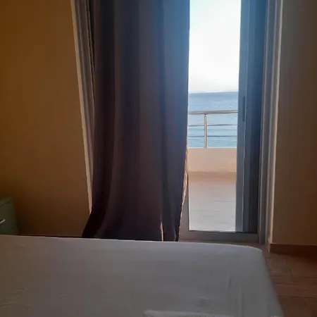 Otel Dhanil - Himare Borş