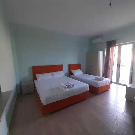 Otel Dhanil - Himare *