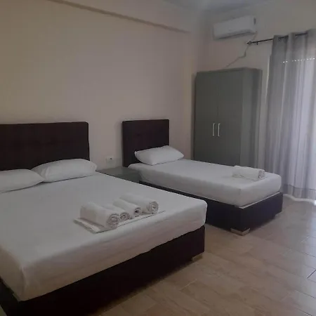 Dhanil - Himare Otel