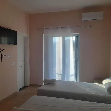 Hotel Dhanil - Himare
